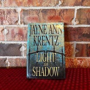 Light in Shadow by Jayne Ann Krentz (2003, Hardcover Book)